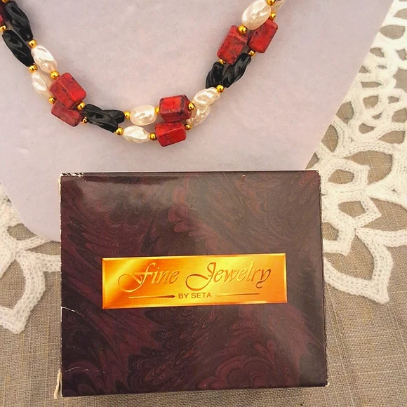 💥SALE💥SETA, NWT, Earring & Necklace Set, Mauve, Black,White,Gold - Picture 3 of 6